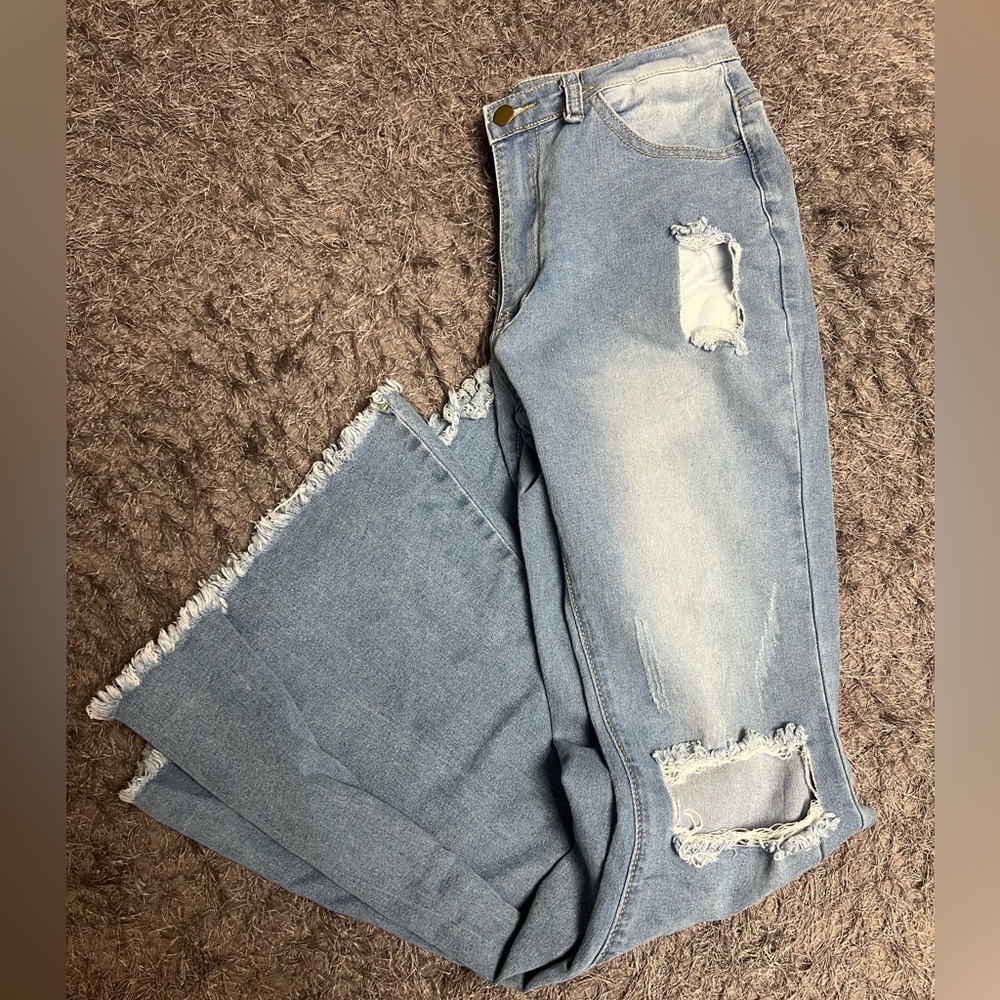 Distressed Super Flair Jeans!
